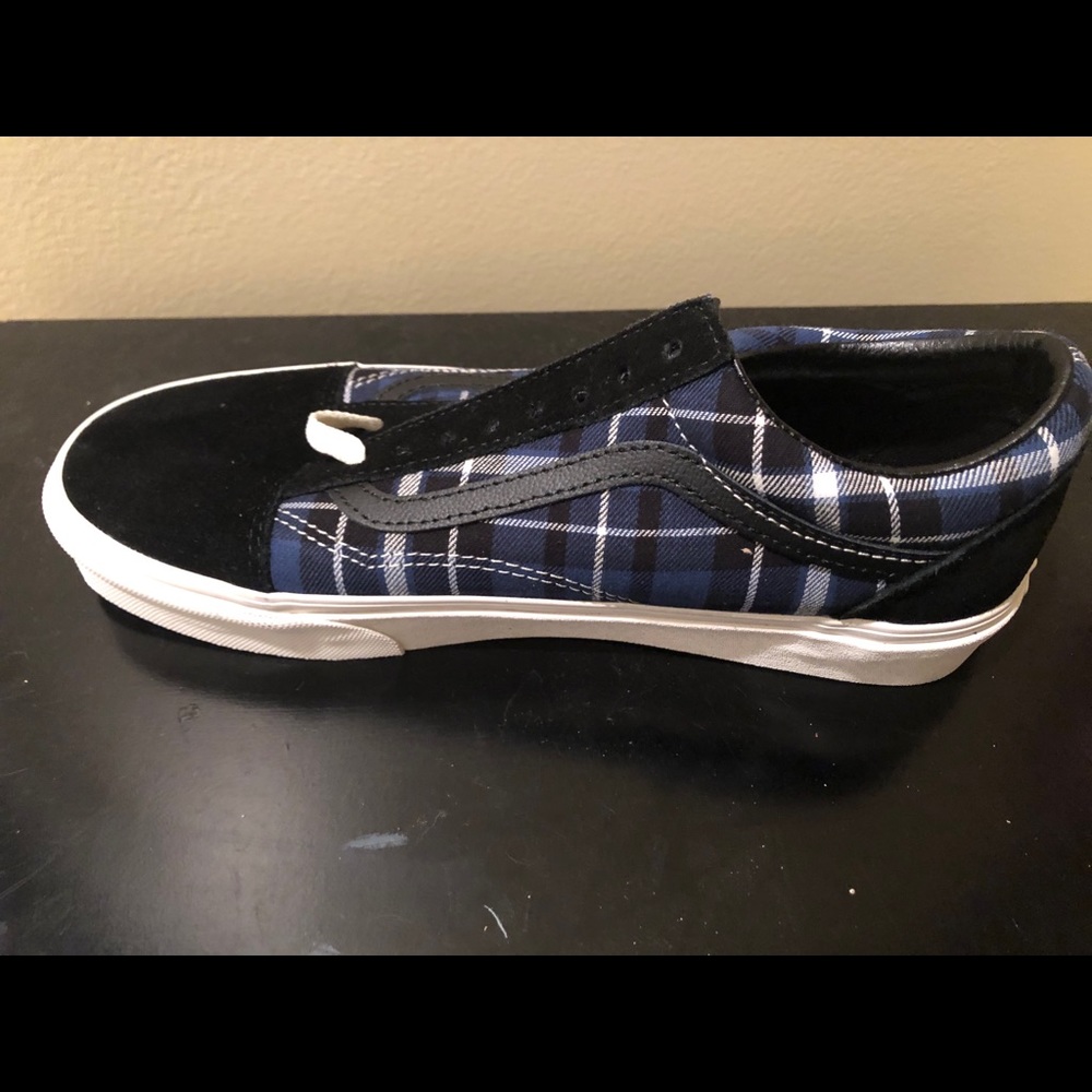 Vans - Picture 2 of 3